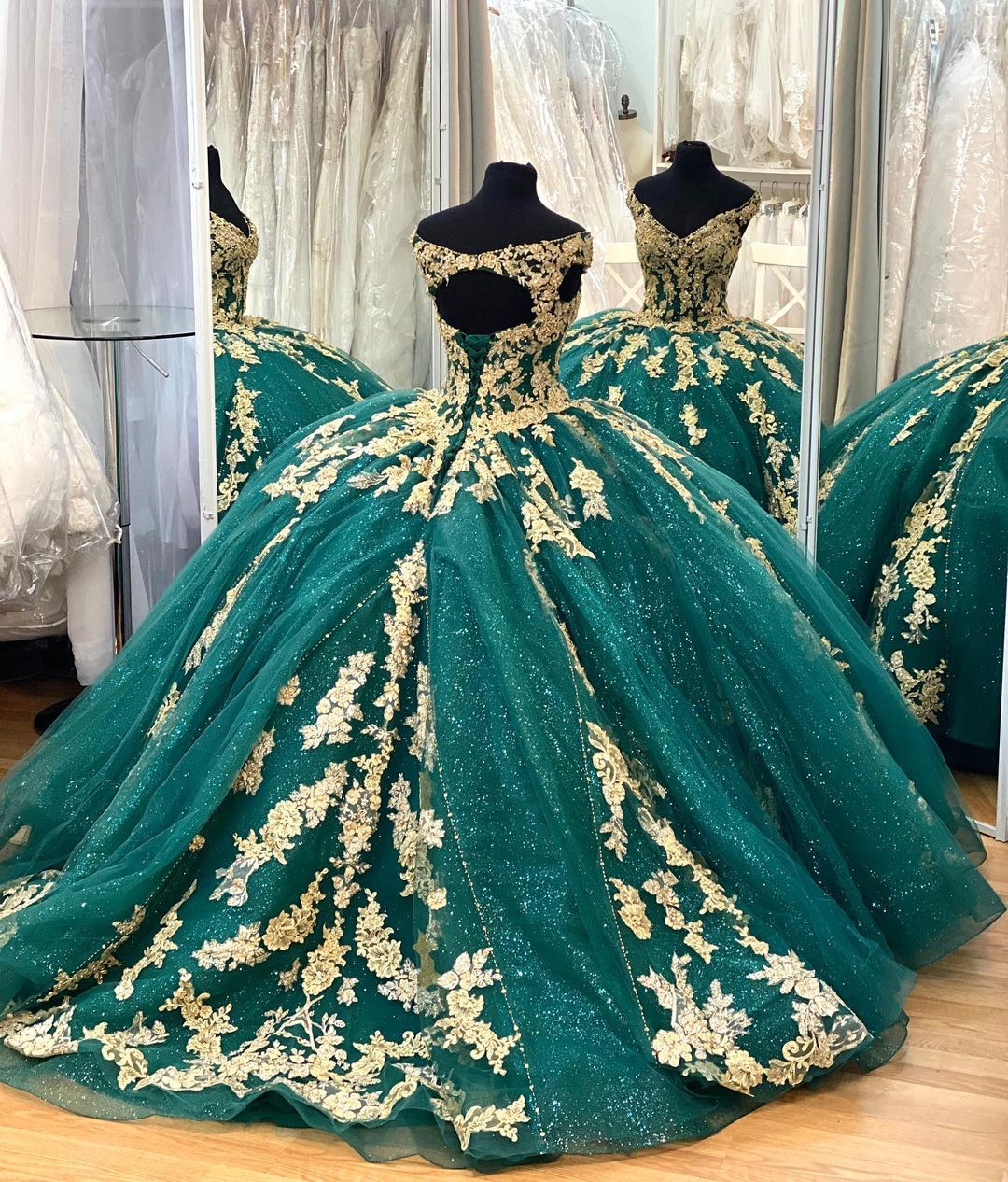 vintage-emerald-green-lace-quinceanera-dress-for-sweet-15-year-girl